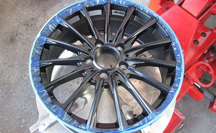 メルセデスベンツv2dにおすすめ コンチバイキングコンタクト6とユーロテックステージtw15を装着しました 225 55r17 101t 埼玉県川越市タイヤ交換 ホイール販売店