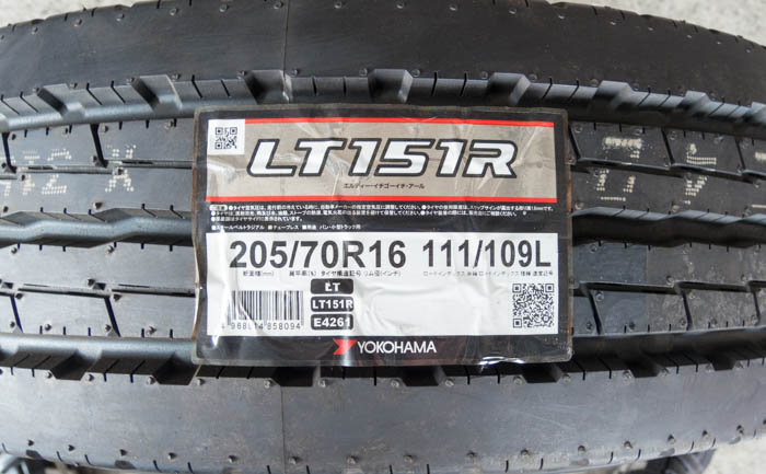 LT151R 205/70R16 縦溝 タイヤ