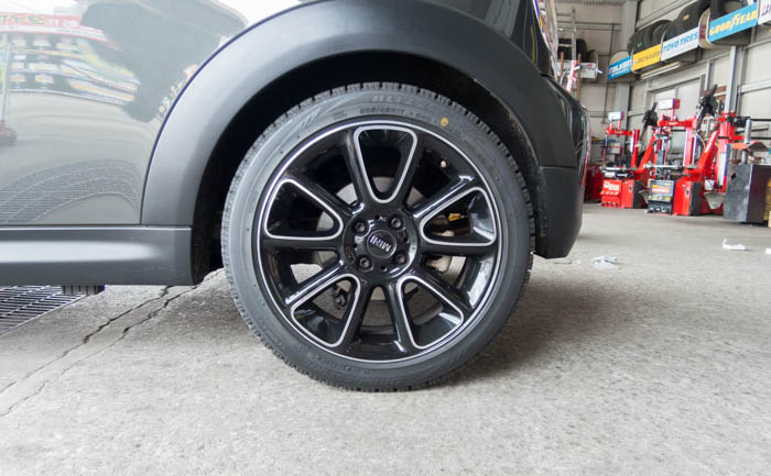 リア 205/45R17 MINI COOPER S