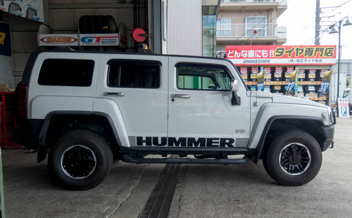 HUMMER　H3 タイヤ交換　川越市