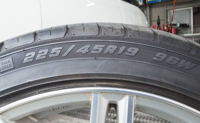 225/45R19 タイヤ 交換